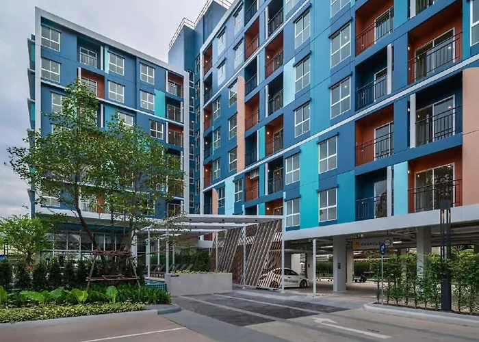 A Family At Lumpini Sukhumvit 101-1 By Pikul Apartment *