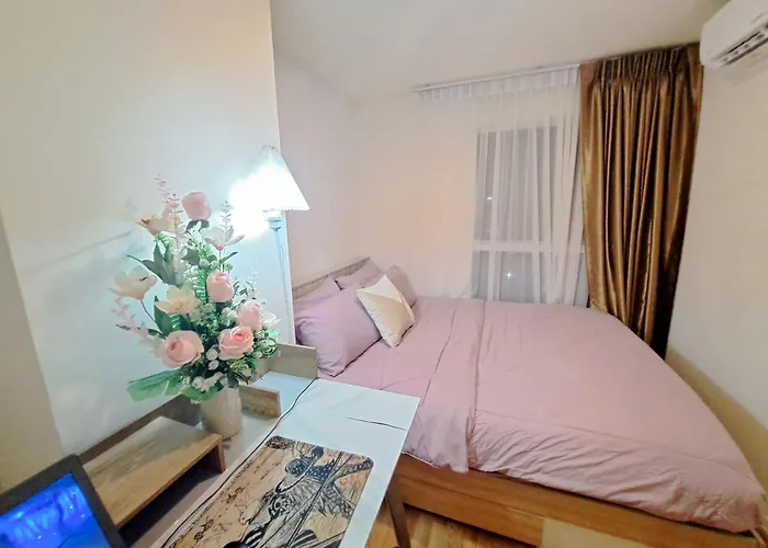 A Family At Lumpini Sukhumvit 101-1 By Pikul Apartment