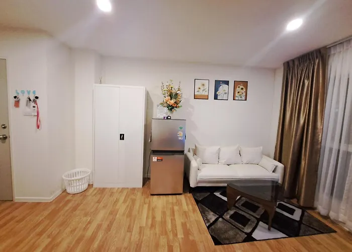 A Family At Lumpini Sukhumvit 101-1 By Pikul Apartment *