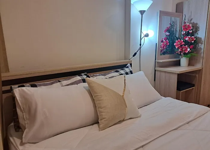 A Family At Lumpini Sukhumvit 101-1 By Pikul Apartment